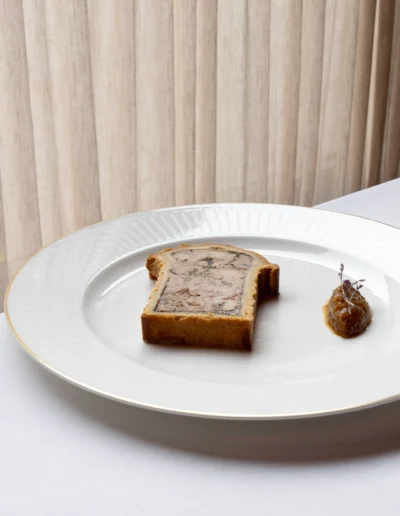 Franse terrine in krokant deeg met chutney